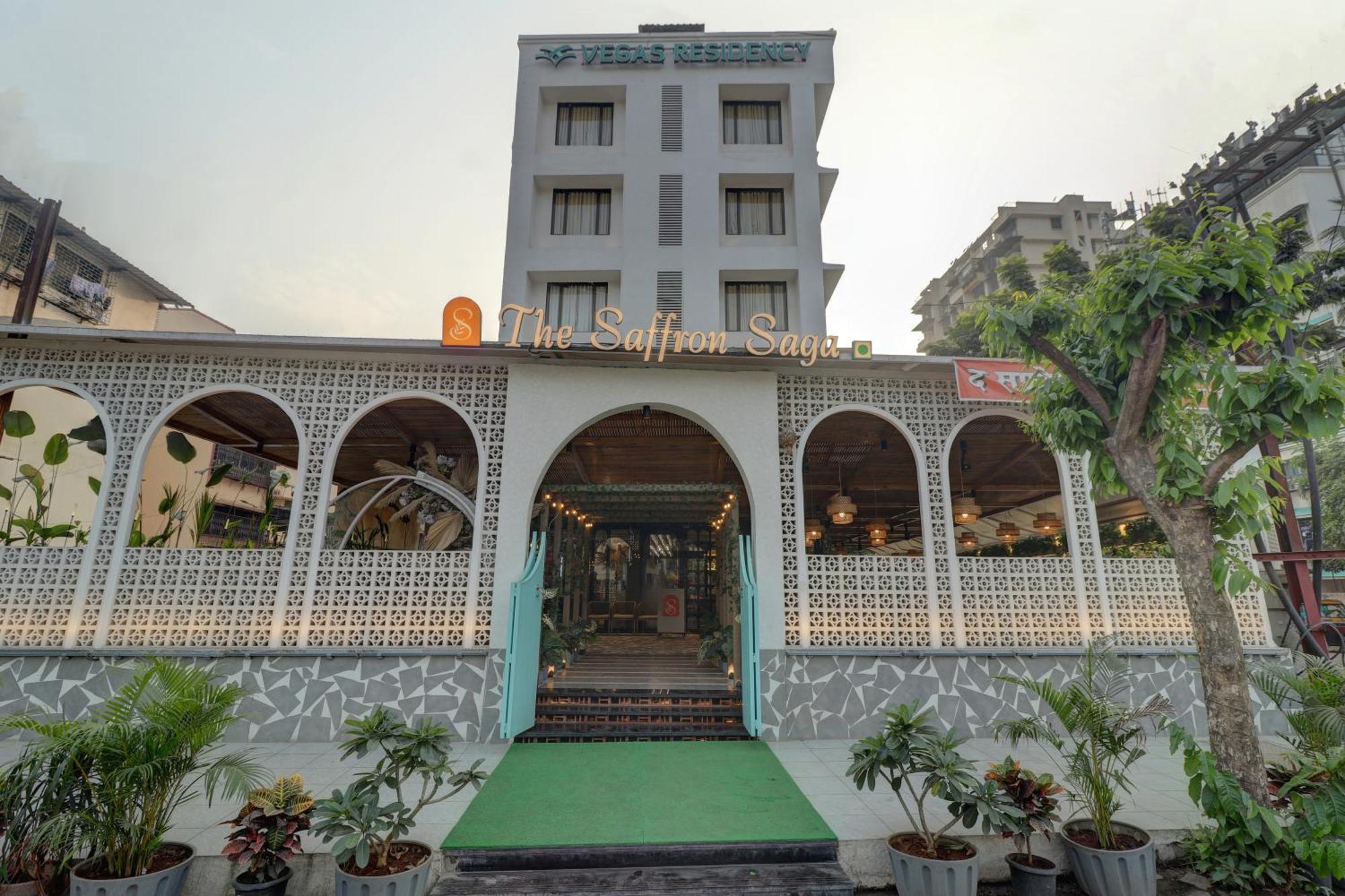 Vegas Residency Hotel Kalyan Bagian luar foto