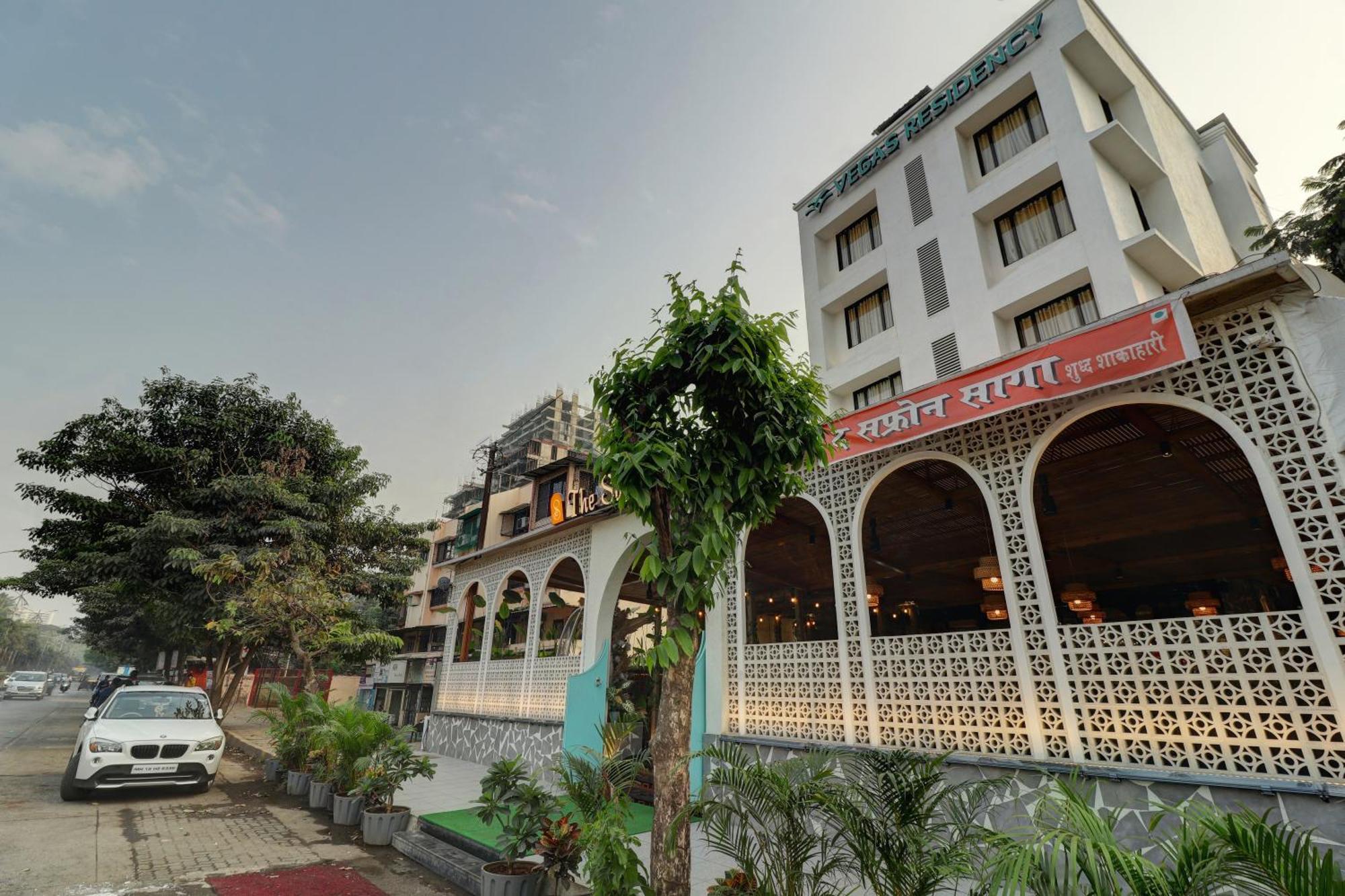 Vegas Residency Hotel Kalyan Bagian luar foto
