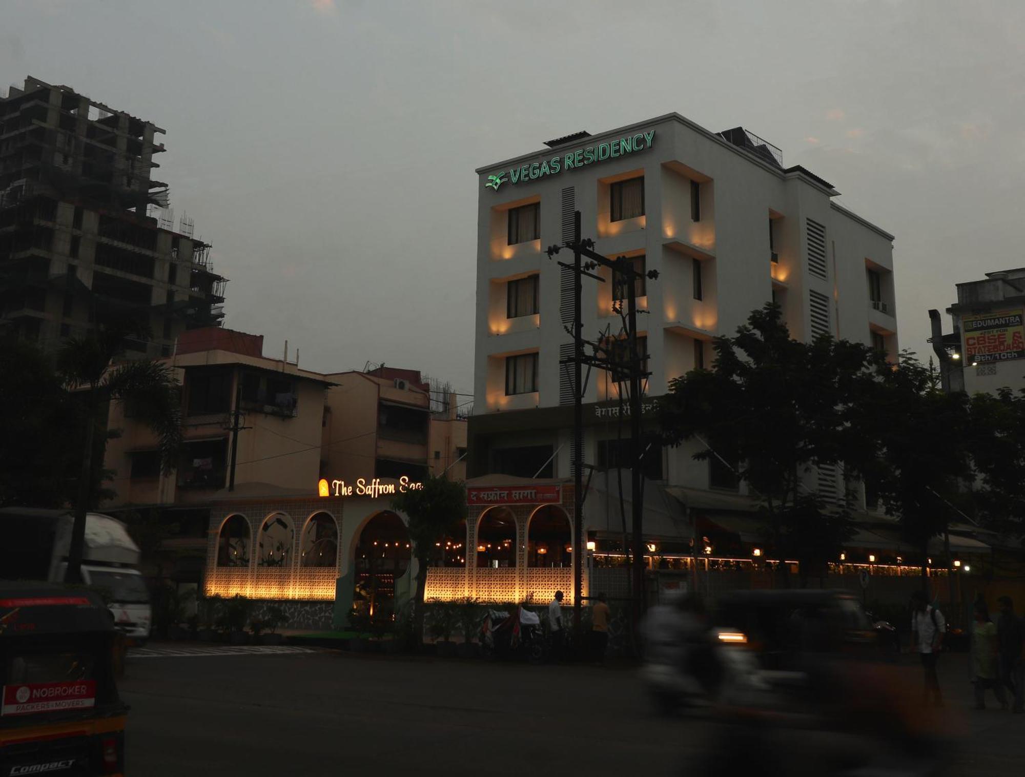 Vegas Residency Hotel Kalyan Bagian luar foto