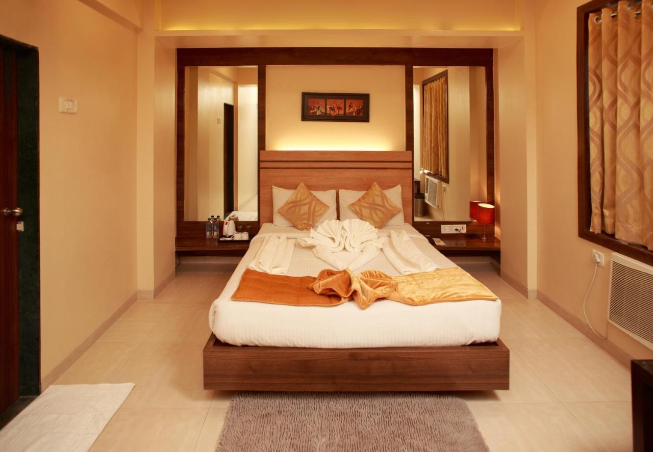 Vegas Residency Hotel Kalyan Bagian luar foto