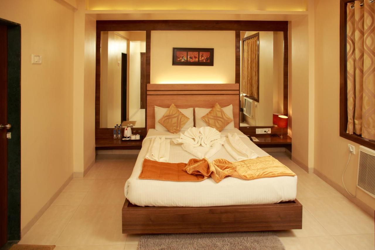 Vegas Residency Hotel Kalyan Bagian luar foto