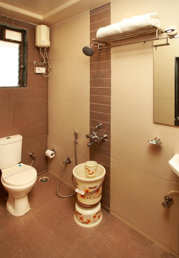 Vegas Residency Hotel Kalyan Bagian luar foto