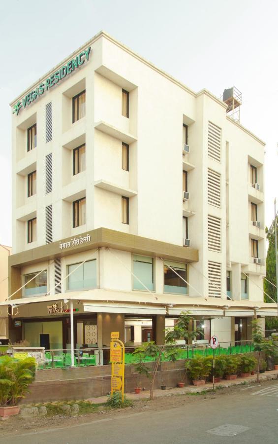 Vegas Residency Hotel Kalyan Bagian luar foto